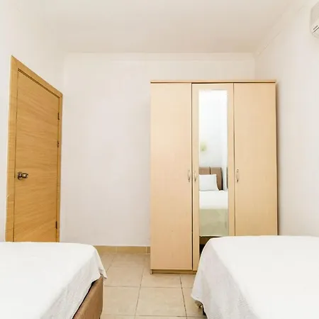 Rent Your Own Luxury With 2 Bedrooms, Bodrum 1004 *